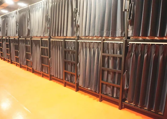Hash Capsule Silom Soi 3 Capsule hotel *