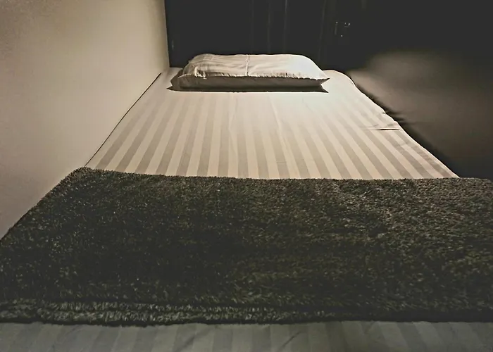 Hash Capsule Silom Soi 3 *