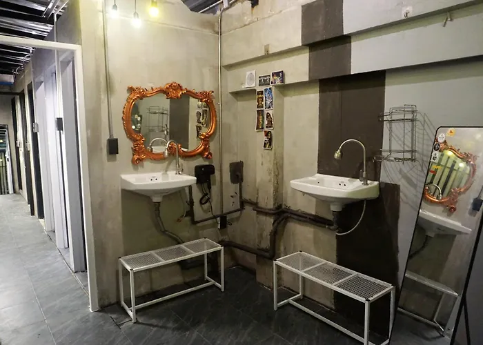 Capsule hotel Hash Capsule Silom Soi 3 *